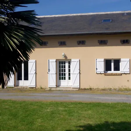 House With Garden By The Sea No 2 *